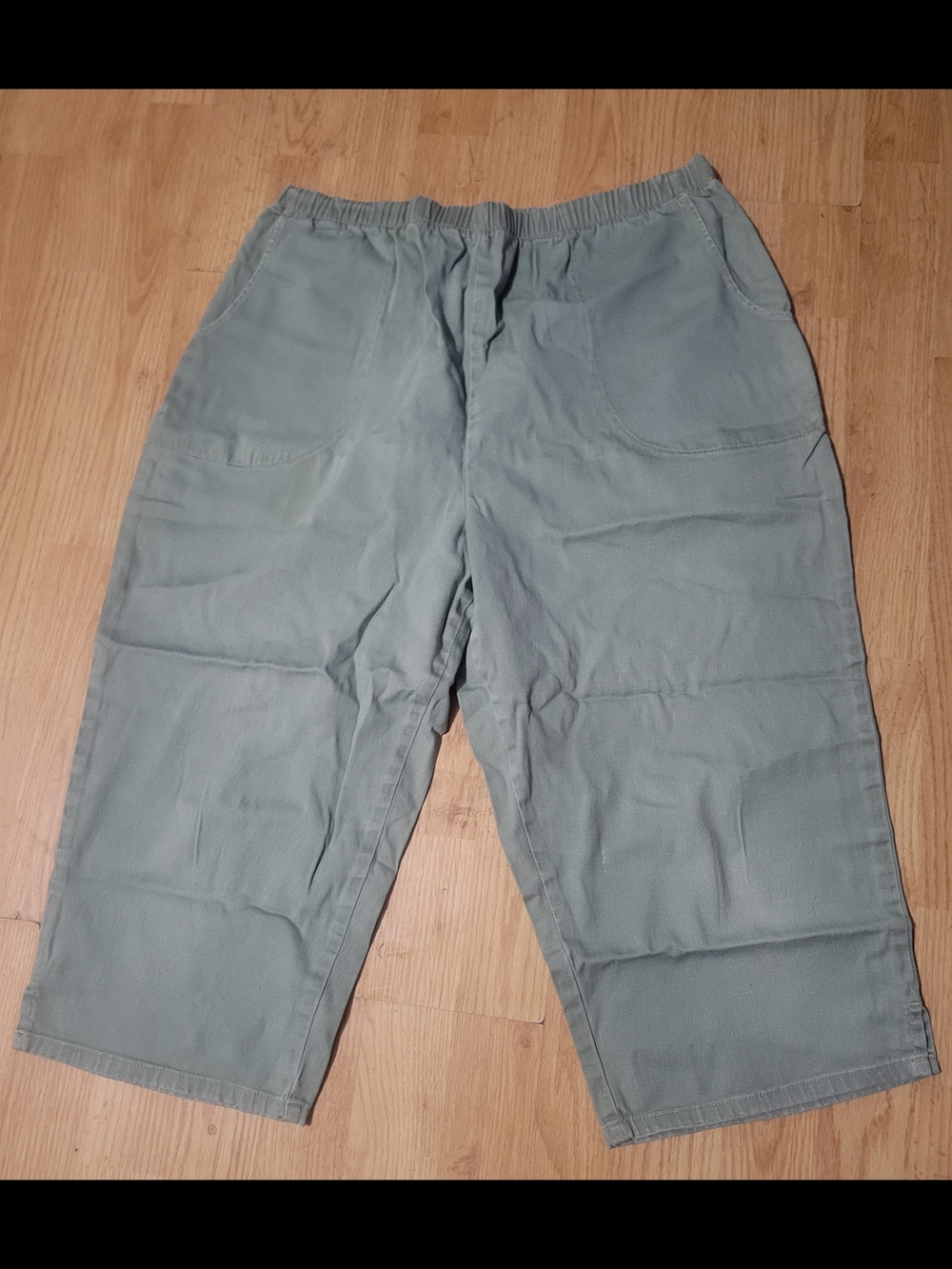 Women's Elastic-Waist Casual Capri Pants - Sage Green